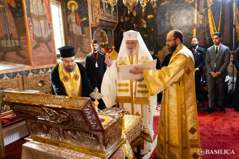 Patriarhul Daniel a sfințit racla cu moaștele Sf. Evloghia: A arătat rolul mirenilor și al monahilor în păstrarea credinței