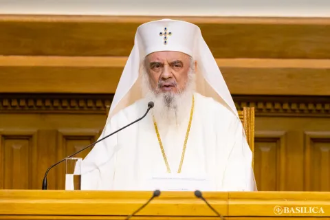 Patriarhul Daniel la deschiderea Simpozionului internațional de Teologie: Familia, locul în care se învață virtuțile creștine