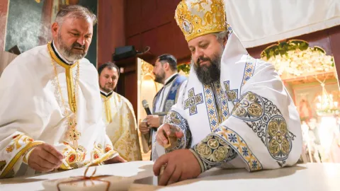 PS Paisie Sinaitul a resfințit biserica unei parohii ilfovene: Poartă în zidurile sale memoria mai multor generații