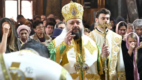 PS Paisie Sinaitul: Să venim la Sfânta Parascheva cu disponibilitatea de a asculta chemarea lui Dumnezeu