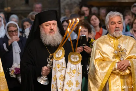 PS Timotei Prahoveanul: Tinerii evlavioși și atenți ar putea privi la Sfânta Parascheva