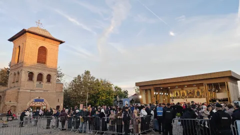 Slujba Privegherii în cinstea Sfântului Mare Mucenic Dimitrie, Izvorâtorul de Mir, la Catedrala Patriarhală (VIDEO)