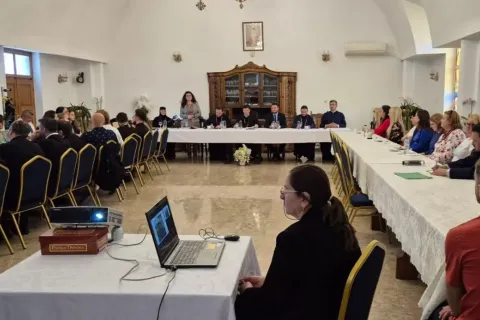 Mănăstirea Ghighiu a găzduit o conferință dedicată reintegrării sociale a persoanelor private de libertate
