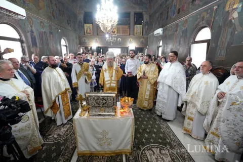 PS Timotei Prahoveanul a sfințit racla Sfântului Corneliu Sutașul, din Parohia Baltă Albă