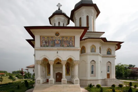 Manastirea Duminica Sfinților Români