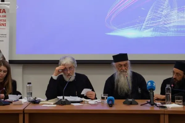 Arhim. Zaharia Zaharou, la București: Măreția omului se descoperă în rugăciunea sfinților pentru întreaga lume