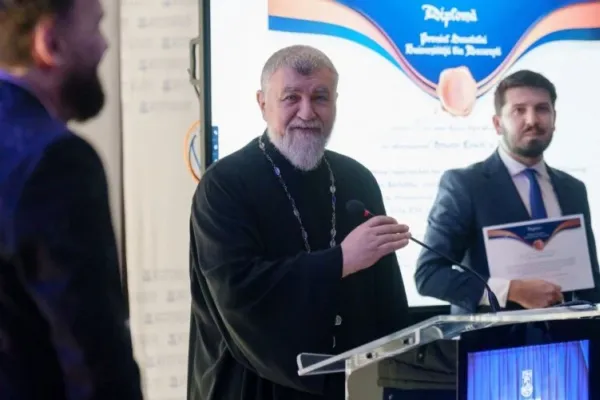 Universitatea din București: Cele mai bune lucrări de licență și doctorat din anul 2025 sunt ale studenților teologi