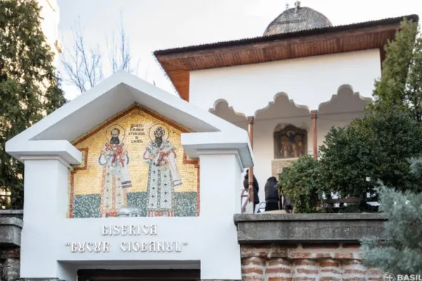 Sărbătoarea Sfinților Ierarhi Atanasie și Chiril a reunit comunitatea la Biserica Bucur Ciobanul din Capitală