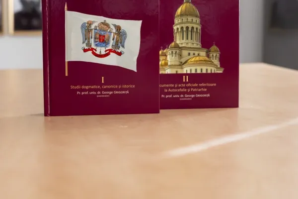 O nouă apariție la Editura Basilica: Un secol de slujire patriarhală în Biserica Ortodoxă Română