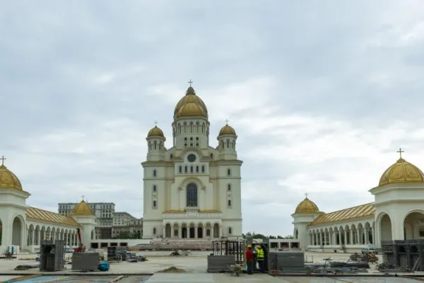 Cum poți ajuta la edificarea Catedralei Naționale? Donează 3,5% din impozitul pe venit prin Formularul 230