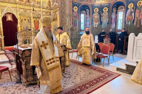 Dreptul Simeon și Prorocița Ana reprezintă umanitatea aflată în așteptare: PS Timotei Prahoveanul