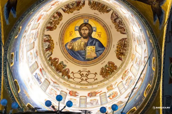 Mozaicul Catedralei Naționale: Se lucrează la pereții pronaosului și la proiectul iconografic al paraclisului de la demisol