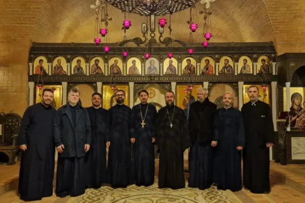 Preoții de caritate din Arhiepiscopia Bucureștilor au avut primul dialog cu profesorii de teologie: Familia, tema centrală