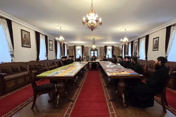 Cărțile dăruite de Patriarhul Daniel au ajuns la Schitul Românesc Prodromu din Athos