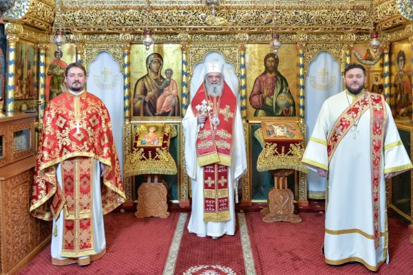 Patriarhul Daniel la hramul Paraclisului istoric: Sfântul Gheorghe ajută oamenii aflați în situații grele