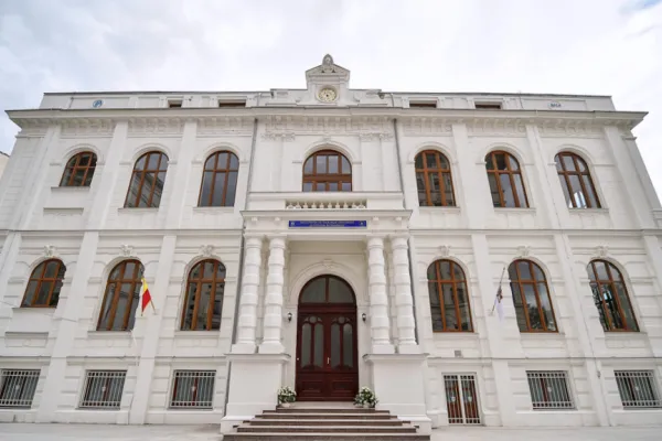 Simpozion interdisciplinar la Facultatea de Teologie din București despre relațiile interumane: Cum poți participa