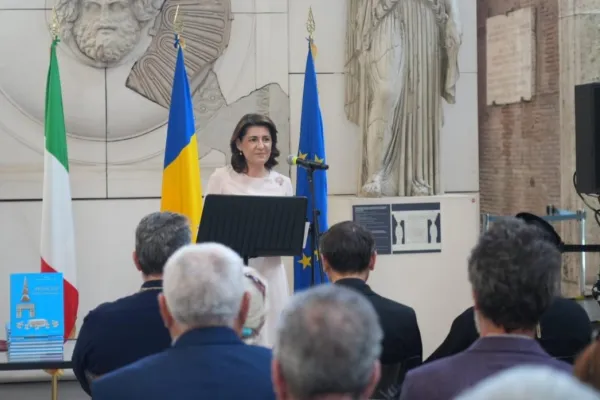 Volumul „Brâncuși – sculptor creștin ortodox”, semnat de Patriarhul Daniel, a fost prezentat la Roma