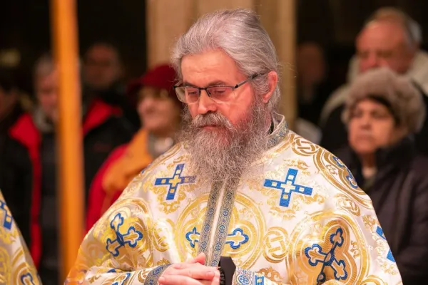 Arhim. Clement Haralam invită credincioșii la slujba de priveghere dedicată Sf. Petru și Pavel la Catedrala Patriarhală