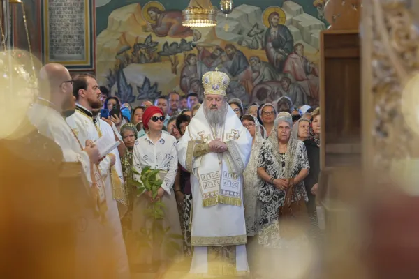 Hram la Mănăstirea „Duminica Sfinților Români” din Capitală: Sărbătoarea de astăzi este o chemare pentru fiii poporului