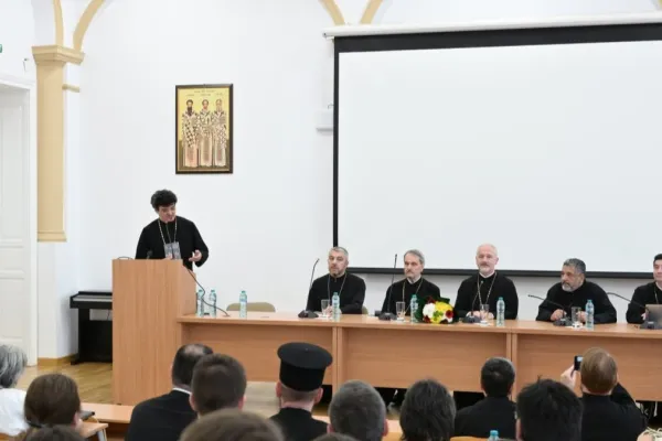 La Facultatea de Teologie din București a fost lansat volumul „Dobândirea Sfântului Duh în Sfânta Liturghie”