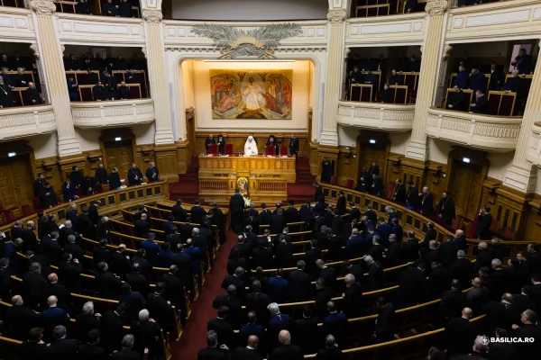 Preoții din Arhiepiscopia Bucureștilor au evidențiat provocările contemporane ale familiei la Palatul Patriarhiei