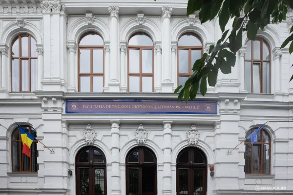 Un nou program la Facultate de Teologie din București: Vor fi formați profesori cu dubla specializare Teologie-Litere