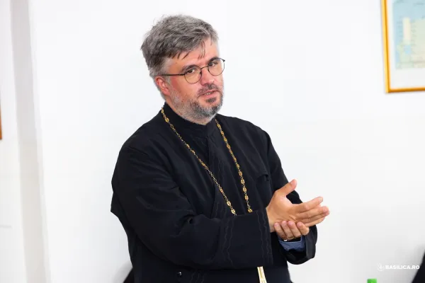 Pr. Alexandru Atanase Barna prezintă Masterul de Istorie și Tradiție creștină de la Facultatea de Teologie din București