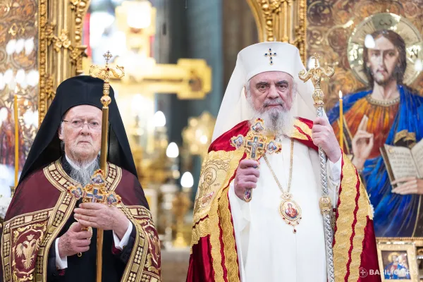 Patriarhul Daniel îi mulțumește Patriarhului Ecumenic pentru semnarea actelor de canonizare a patru sfinți români athoniți
