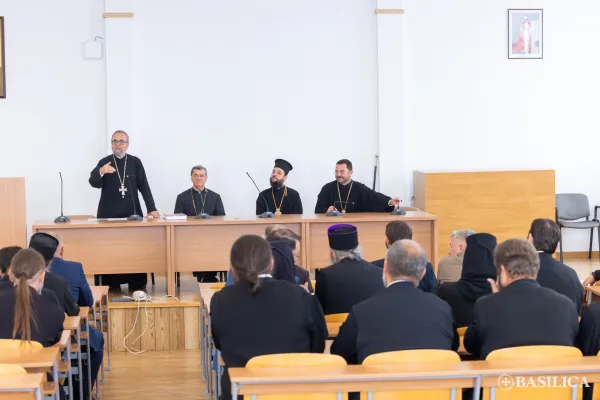 Absolvenții promoției 2001 a Facultătii de Teologie Ortodoxă din București s-au reunit după 25 de ani