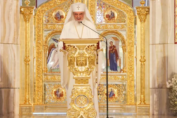 Patriarhul Daniel: Familia conjugală și familia eclesială sunt icoane ale iubirii Sfintei Treimi
