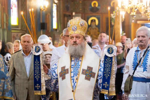 Sf. Ioachim și Ana, model pentru familii, spune PS Timotei Prahoveanul. Ierarhul a sfințit iconostasul Parohiei Mărțișor