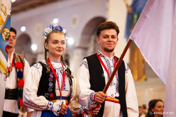 Tinerii, îndemnați să continue să creadă în România: Deschiderea Întâlnirii Internaționale a Tinerilor Ortodocși 2026