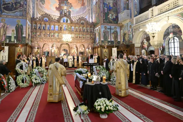 Părintele profesor Nicu Moldoveanu a fost condus pe ultimul drum pământesc