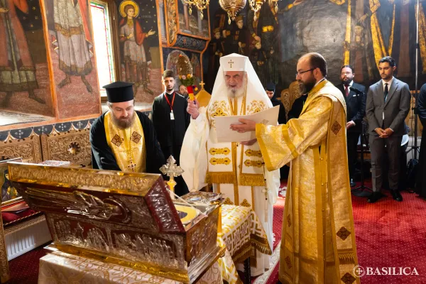 Patriarhul Daniel a sfințit racla cu moaștele Sf. Evloghia: A arătat rolul mirenilor și al monahilor în păstrarea credinței