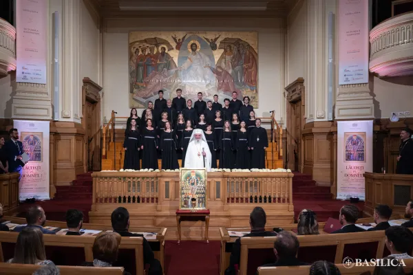 Patriarhul Daniel i-a felicitat pe organizatorii și concurenții Festivalului-Concurs „Lăudați pe Domnul!” 2026