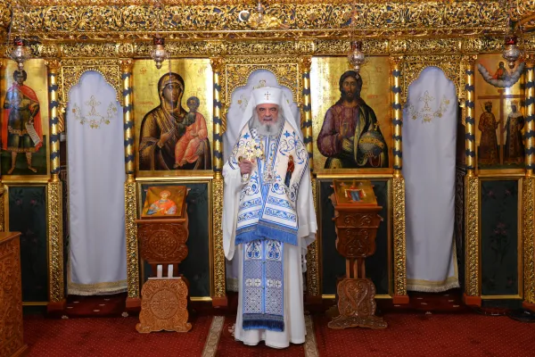 Să căutăm necontenit milostivirea ocrotitoare a Maicii Domnului, îndeamnă Patriarhul Daniel