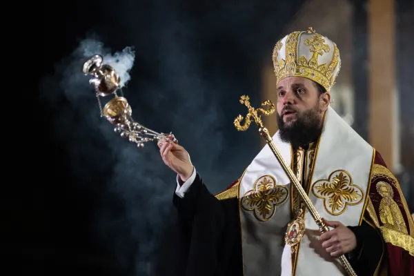 Sfinții sunt o lecție a smereniei, a spus PS Teofil Trotușanul la privegherea în cinstea Sf. Dimitrie cel Nou