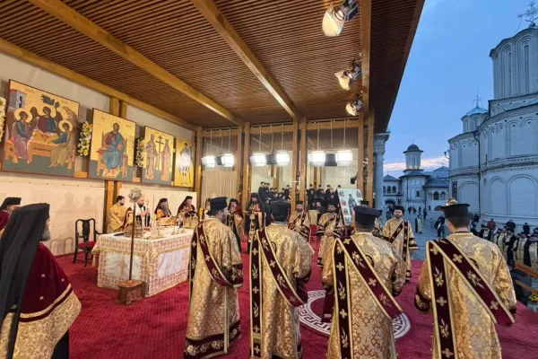 Slujba Privegherii în cinstea Sfântului Cuvios Dimitrie cel Nou, Ocrotitorul Bucureștilor, la Catedrala Patriarhală (VIDEO)