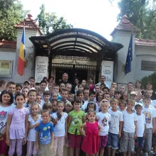 Poşta Română a oferit copiilor din Parohia Coşereni o excursie la Grădina Zoologică
