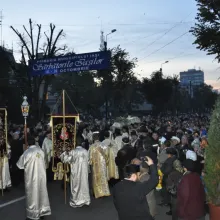 Moaștele Sfintei Cuvioase Parascheva au fost scoase în procesiune la Iaşi