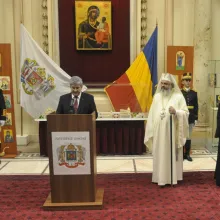 Preafericitul Părinte Patriarh Daniel a primit cea mai înaltă distincţie a Armatei României