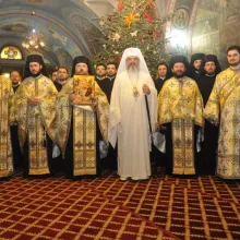  Slujitorii Catedralei Patriarhale cu Icoana Nașterii Domnului la Reședința Patriarhală