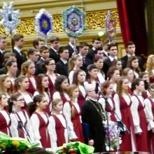 Corul Cantate Domino şi Corul de copii Symbol pe scena Ateneului Român