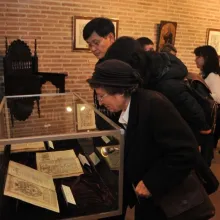 Expoziția de carte veche și obiecte liturgice de la Muzeul Național Cotroceni continuă