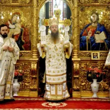 Preasfințitul Andrei Făgărășeanul a oficiat Sfânta Liturghie la Catedrala Patriarhală