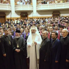 Absolvenţii Facultăţii de Teologie Ortodoxă din Bucureşti au depus jurământul de credinţă