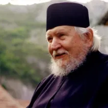 Părintele Teofil - Darul lui Dumnezeu pentru noi