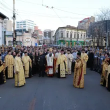 Procesiune la biserica Icoanei din Bucureşti
