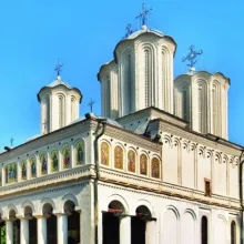 Evenimentul Zilei atacă Biserica în mod iresponsabil şi nedemn