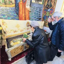 Veghetori la racla Sfântului Cuvios Dimitrie cel Nou